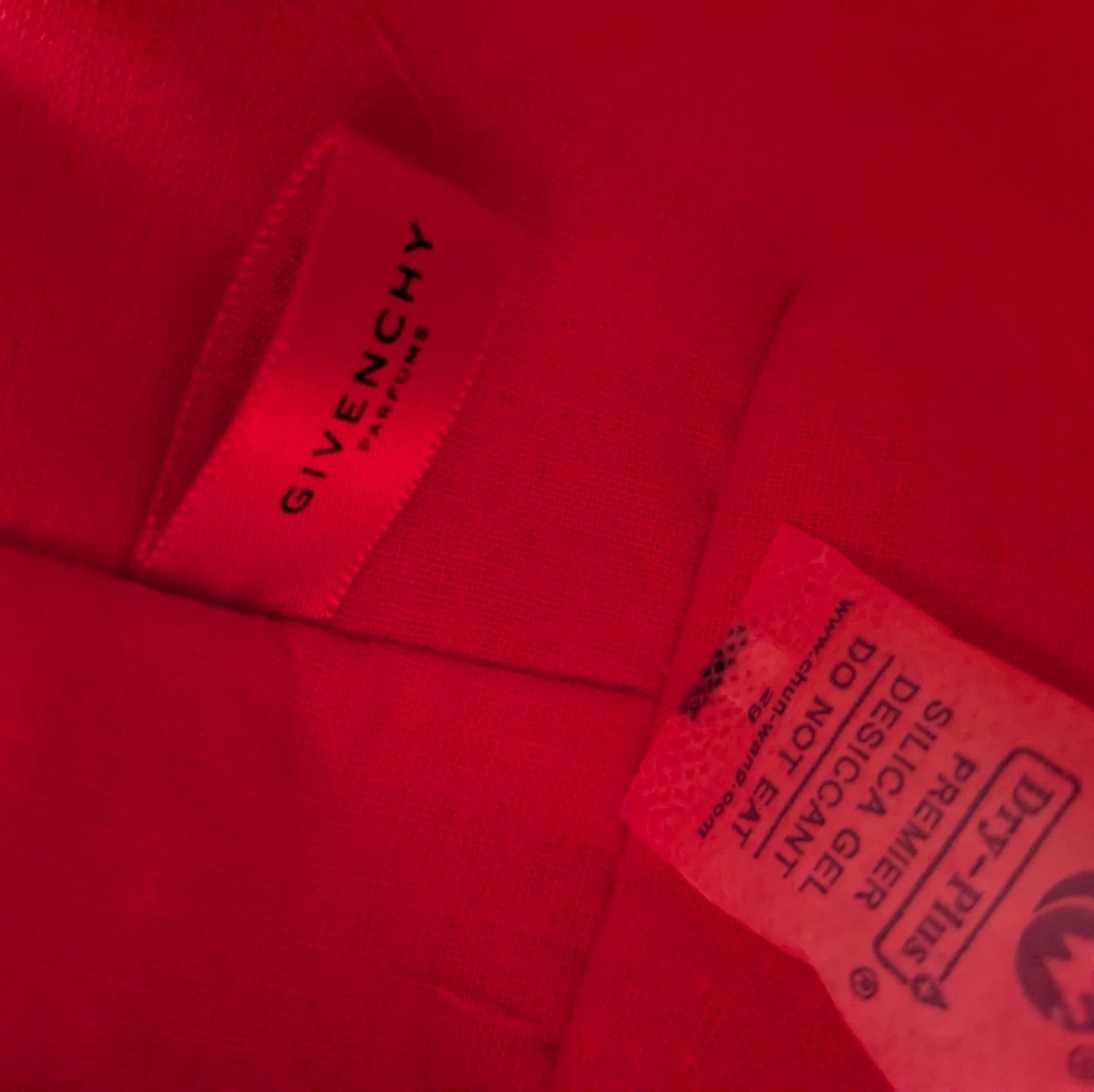 Givenchy - Picture 12 of 16